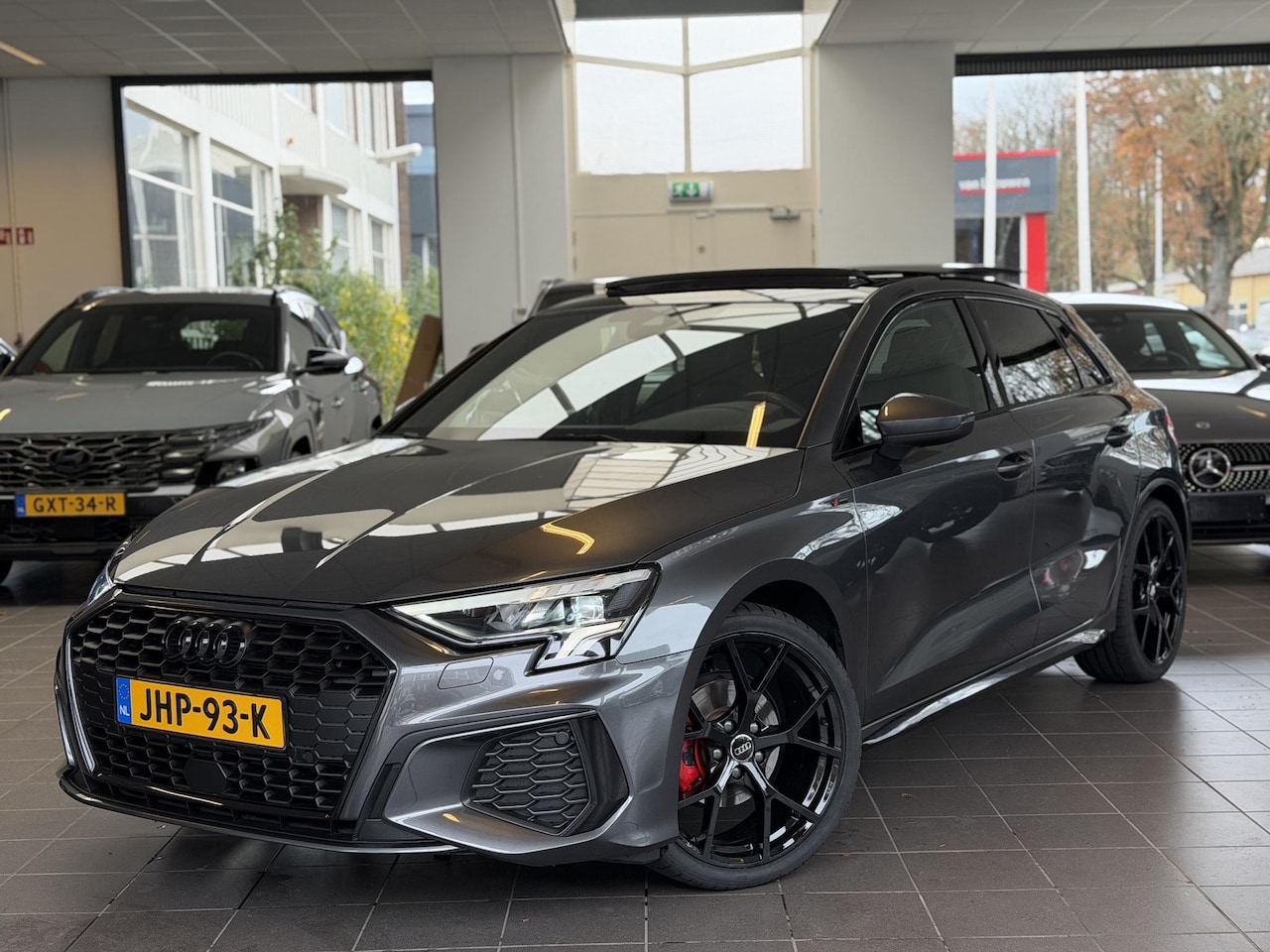Audi A3 Sportback - 35 TFSI S LINE S3 Uitgevoerd / PANO / LED / NAVI - AutoWereld.nl