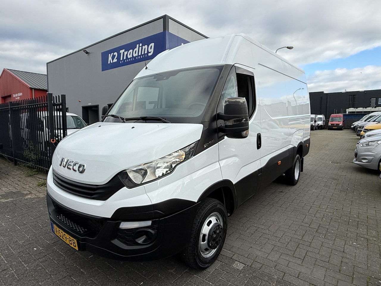 Iveco Daily - 50C15V 3.0 352 H2 L EURO-6 HANDBAK Dubbel lucht - AutoWereld.nl