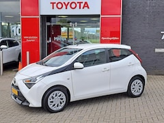 Toyota Aygo X - X-PLAY ACHTERUITRIJCAMERA APPLE CARPLAY NL-AUTO