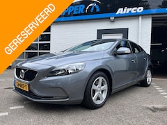 Volvo V40 - 2.0 T2 Kinetic /Lm velgen/All season banden/Nieuwe apk bij aflevering