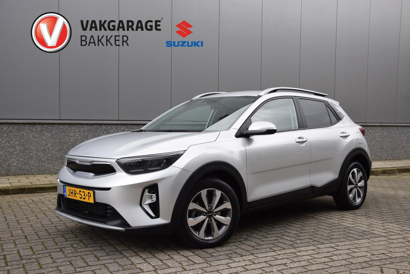 Kia Stonic - 1.0 T-GDi MHEV DynamicLine | Automaat | Kia-garantie 2032 | Elektrisch inklapbare spiegels - AutoWereld.nl