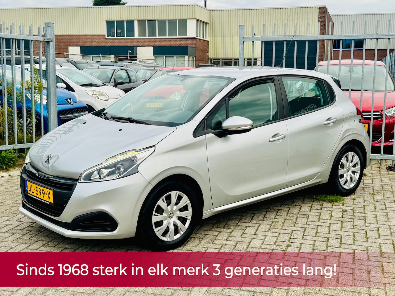 Peugeot 208 - 1.2 PureTech Active 5 deurs 82PK! NL AUTO NAP! Navi l Airco l Cruise l MTF-stuur! COMPLEET - AutoWereld.nl
