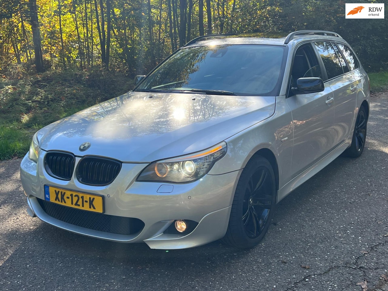BMW 5-serie Touring - 525i 3.0 M Pakket 2009 LCI Touring Softclose Zilver - AutoWereld.nl