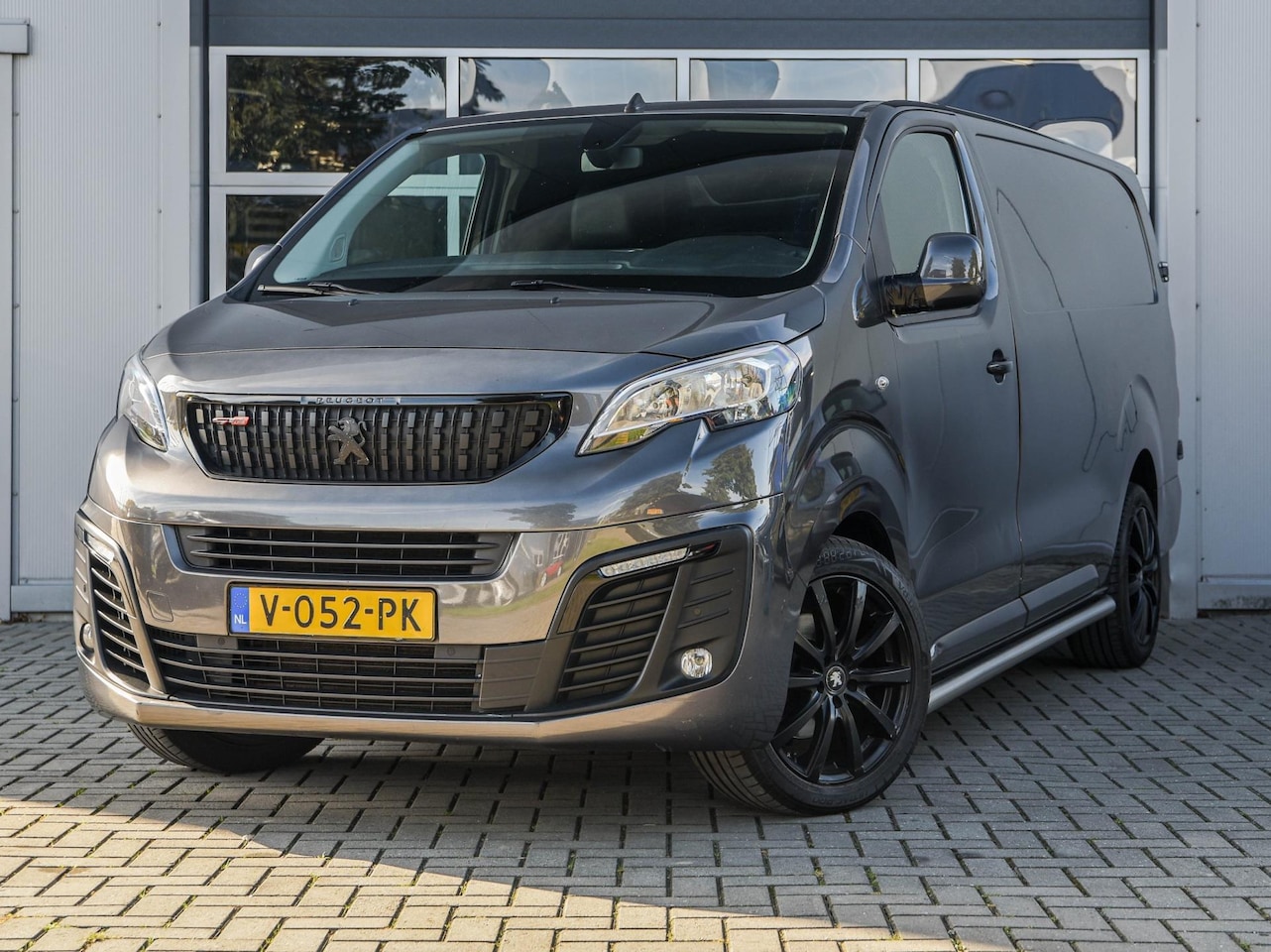 Peugeot Expert - 231L 2.0 BlueHDI 120 Premium Pack | Carplay | Leder | Cruise control | PDC v+a - AutoWereld.nl