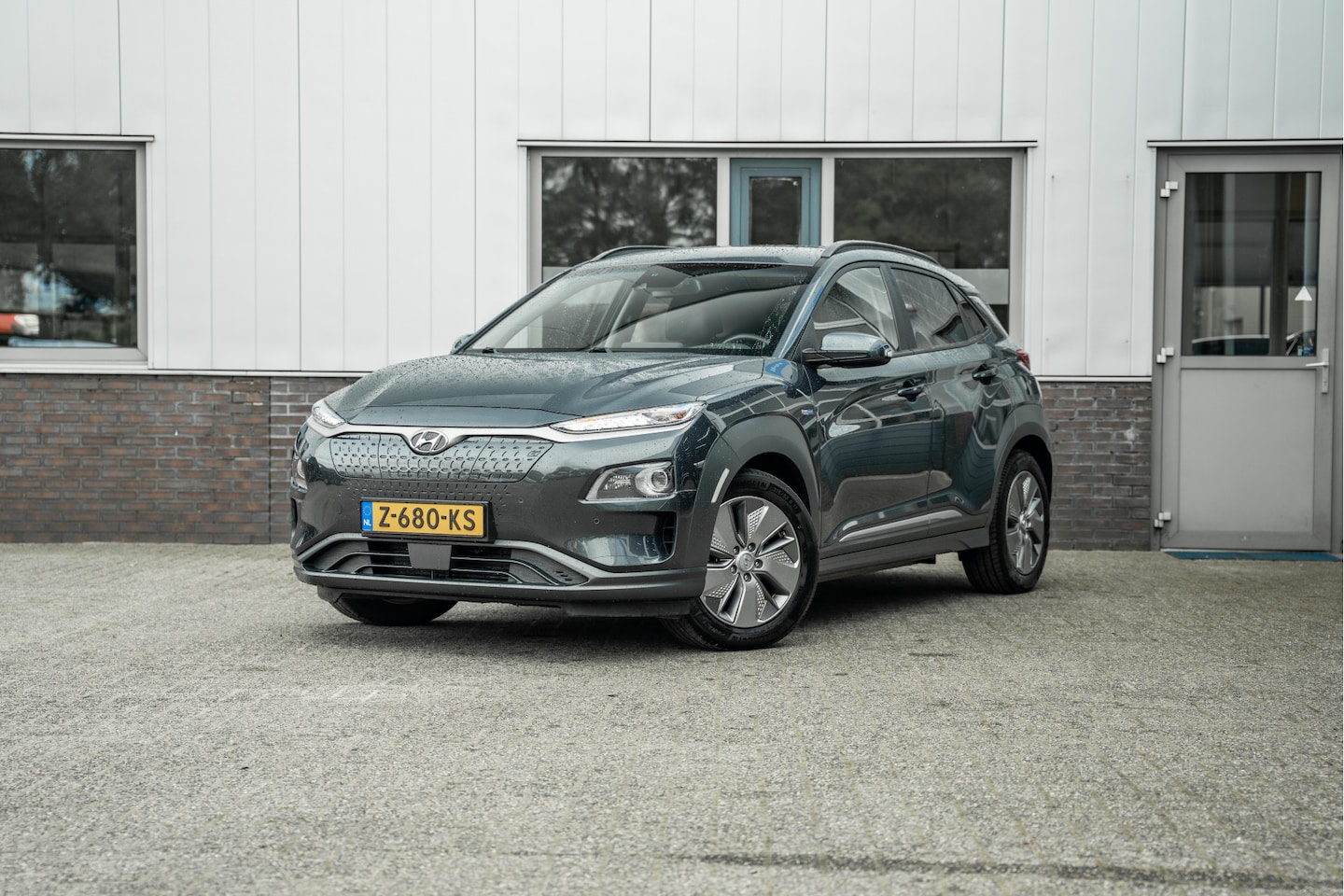 Hyundai Kona Electric - EV 64 kWh | 3-Fase lader | Adaptive Cruise | HUD | Stoel +Stuurverw | - AutoWereld.nl