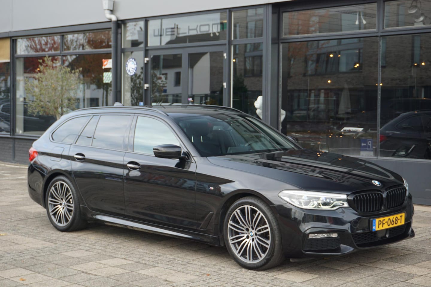 BMW 5-serie Touring - 530i High Executive | M pakket | Trekhaak | ACC - AutoWereld.nl