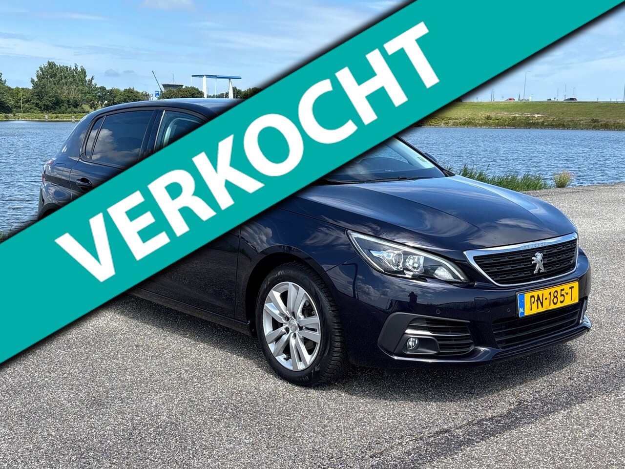 Peugeot 308 - 1.2 PureTech Blue Lease Executive/ECC/PDC/PANO/NAVI - AutoWereld.nl