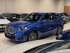 BMW X1 - SDrive18i M-Pakket, Facelift, Wide Screen, Apple Carplay, Android Auto, Voll Led, Ambiënte