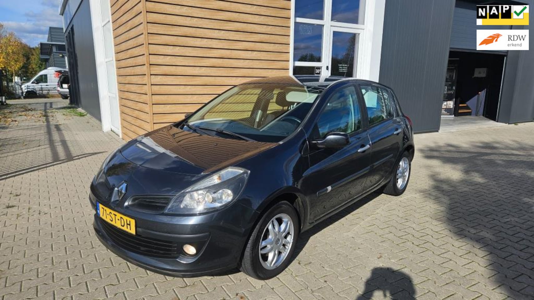 Renault Clio - 1.4-16V Dynamique Luxe 1.4-16V Dynamique Luxe - AutoWereld.nl