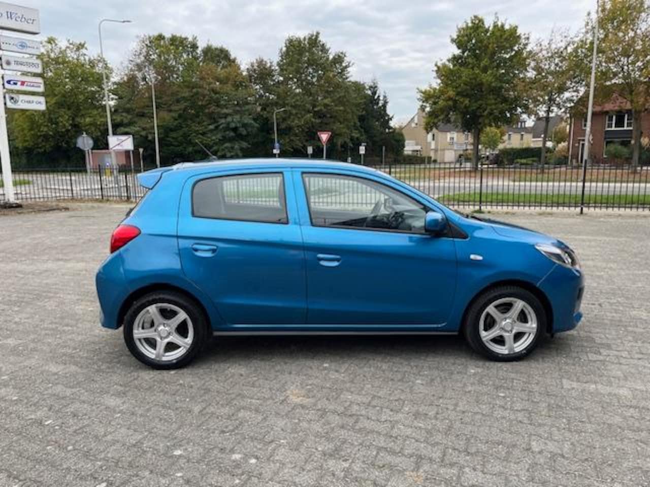 Mitsubishi Space Star - 1.2 Cool+ 1.2 cool+, nwe allseason banden , 1 jaar Bovag