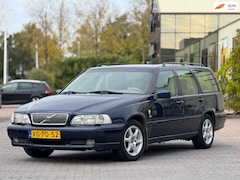 Volvo V70 - 2.5 Exclusive-Line | Automaat | Leder stoelen | Trekhaak | Stoelverwarming | Airco