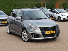 Suzuki Swift - 1.6 Sport / Sportstoelen / Xenon / Stoelverwarming / Radio / 17'' / Cruise Control / Getin
