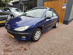 Peugeot 206 - 1.4 XR