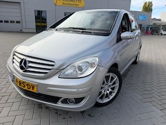 Mercedes-Benz B-klasse - 170 AUTOMAAT TREKHAAK APK NAP CLIMA AIRCO