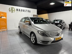 Mercedes-Benz B-klasse - 180 Ambition Autom. Navi , Camera, 1e Eigen .NL Auto