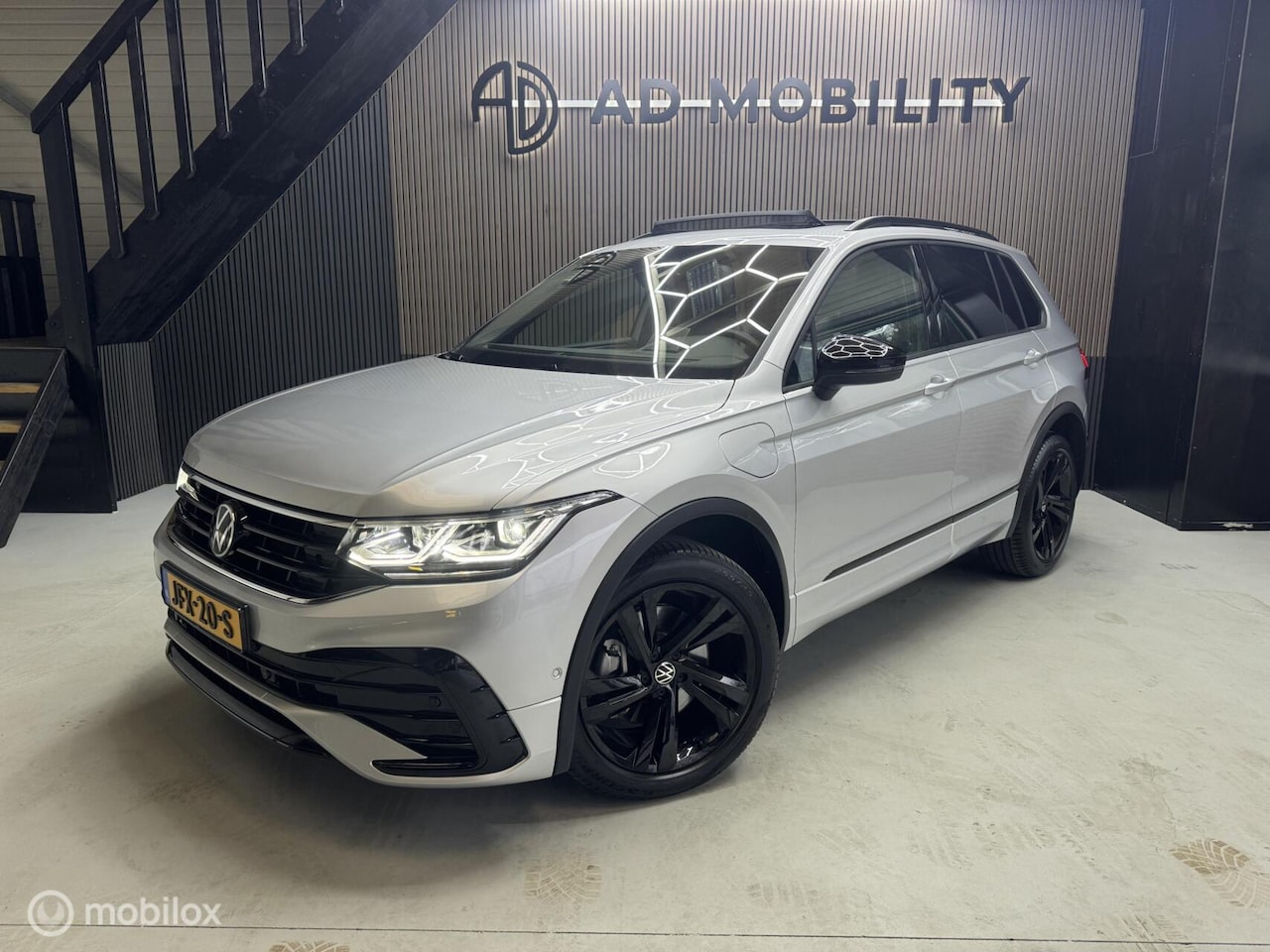Volkswagen Tiguan - 1.4 TSI eHybrid R-Line Business PANO, VOLL - AutoWereld.nl