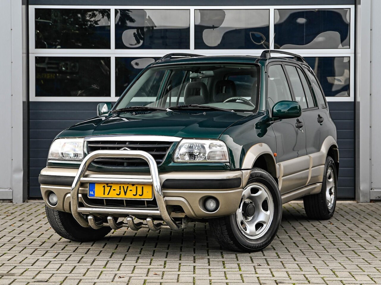 Suzuki Grand Vitara - 2.0 4x4 | Airco | Trekhaak | Nieuwe APK - AutoWereld.nl