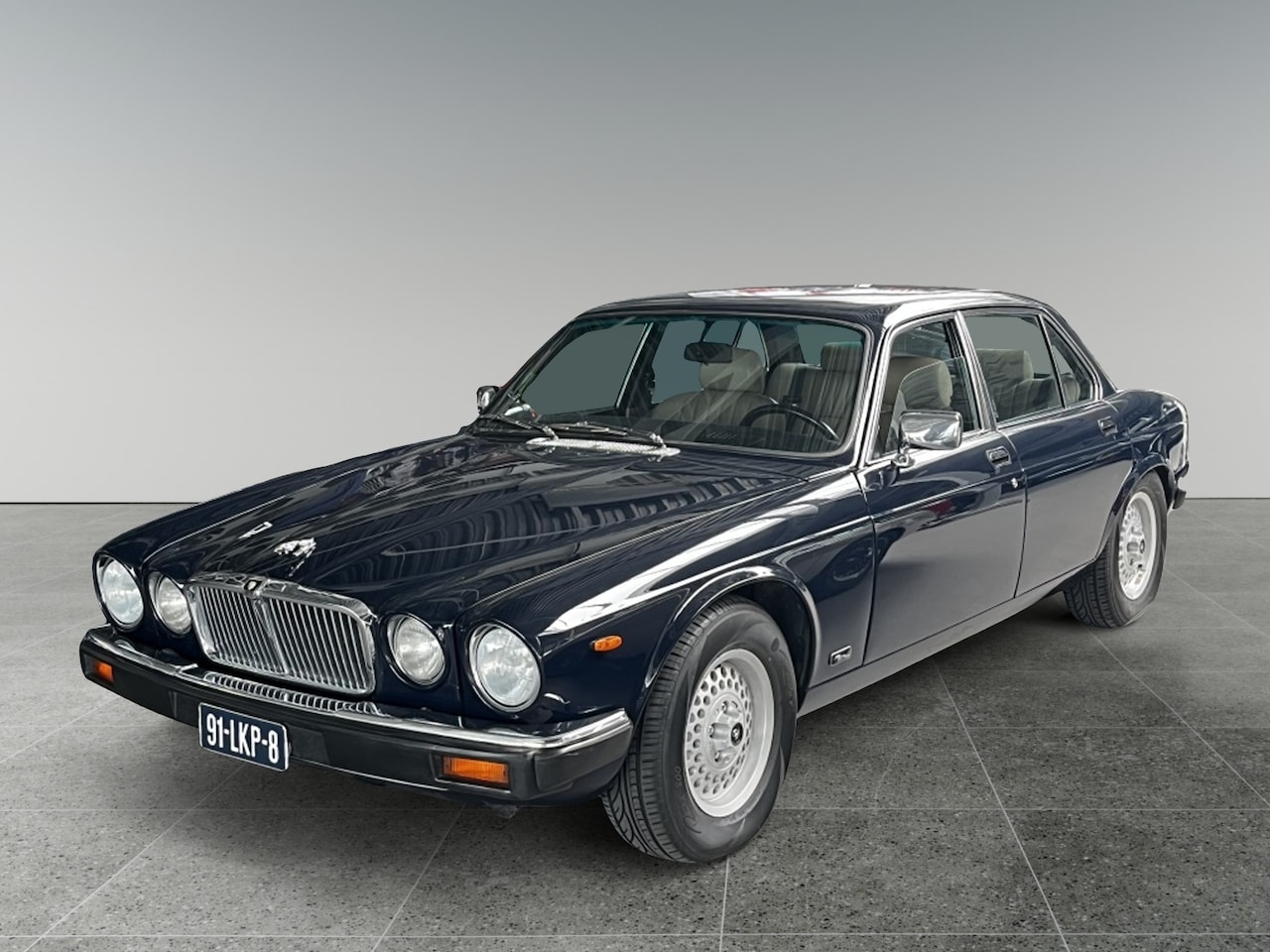 Jaguar XJ - 5.3 V12 HE Sovereign - AutoWereld.nl
