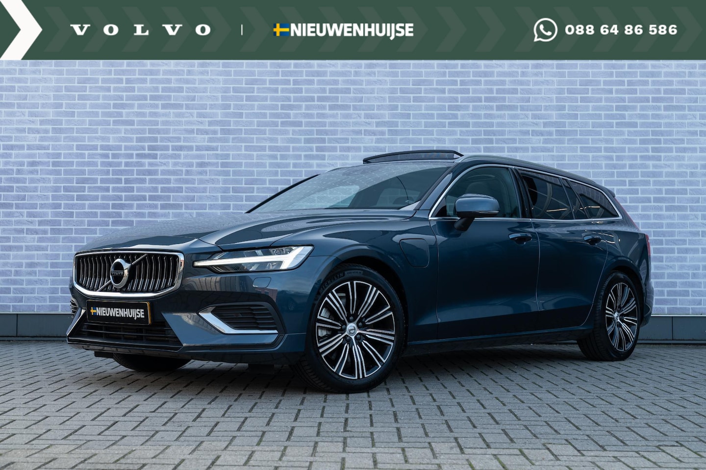 Volvo V60 - T8 Recharge AWD Inscription | Trekhaak | Adaptieve Cruise Control | Panoramadak | Parkeerc - AutoWereld.nl
