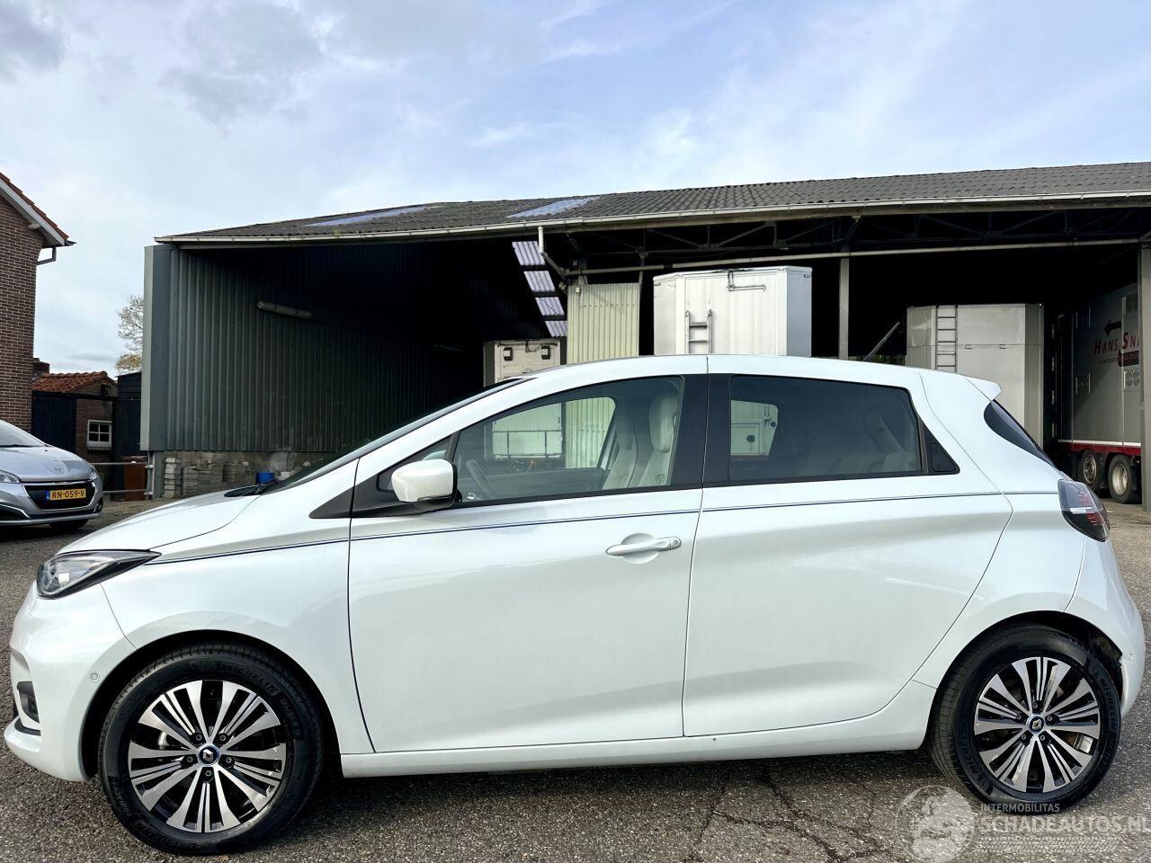 Renault Zoe - R135 52kWh aut S.Limitee Riviera - 12dkm - leer - nav - cam - keyless - incl batterij - In - AutoWereld.nl