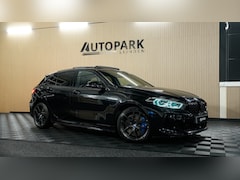 BMW 1-serie - M135i xDrive High Executive M-PERFORMANCE/PANO/HUD/HARMANKARDON/KEYLESS/DEALERONDERHOUDEN/