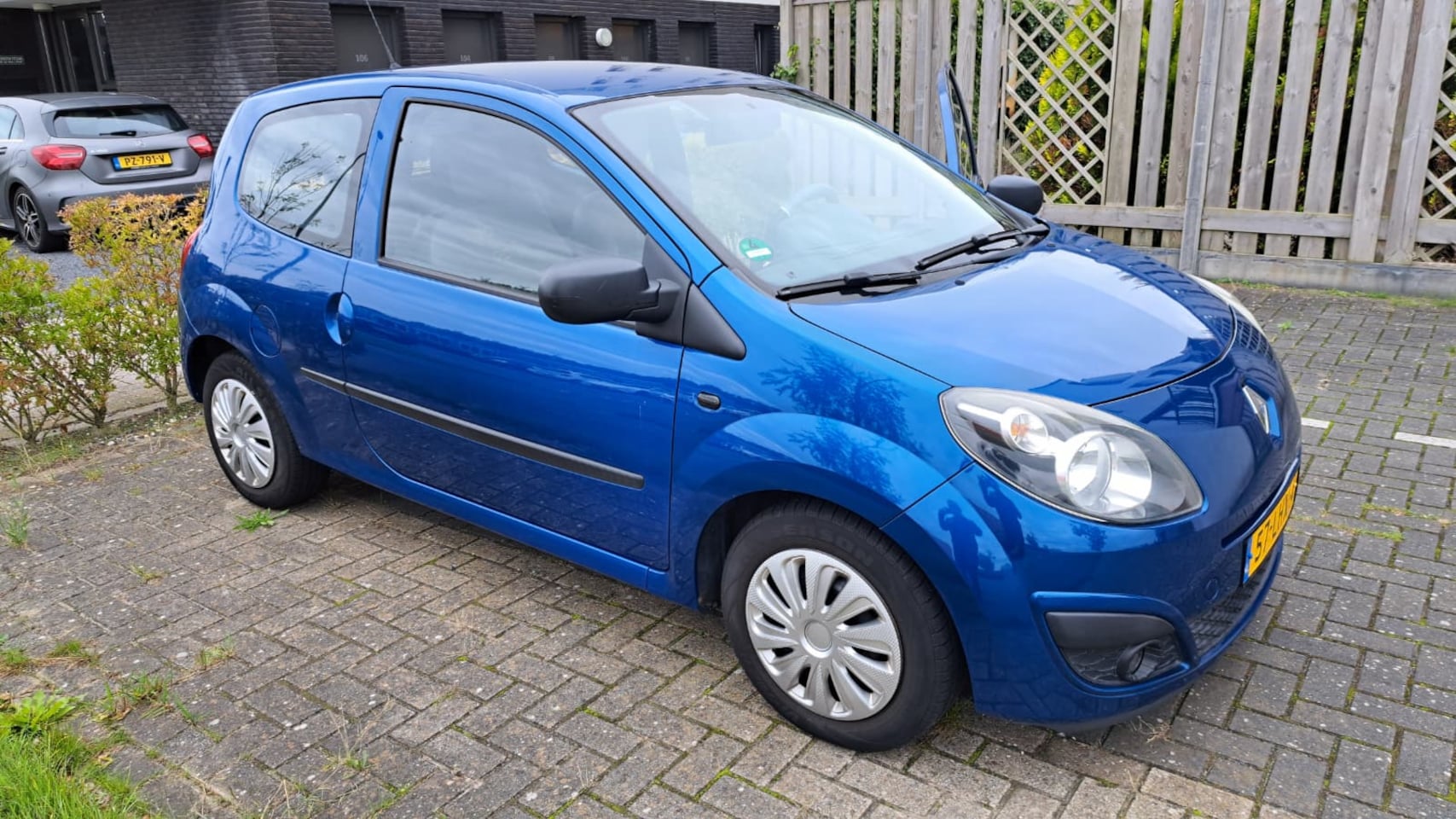 Renault Twingo - 1.2-16V Authentique - AutoWereld.nl