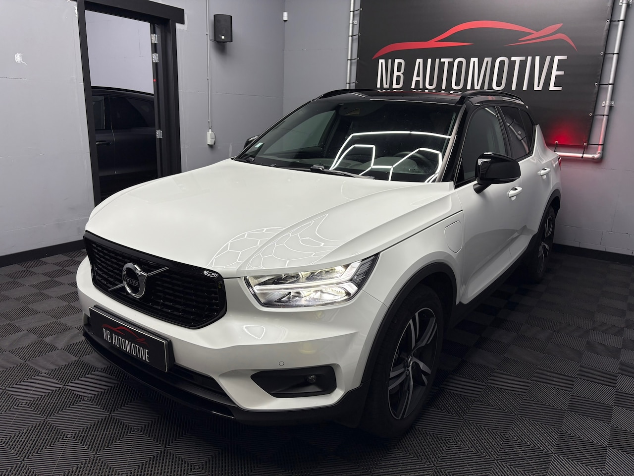 Volvo XC40 - 1.5 T4 Recharge R-Design Expression 1.5 T4 Recharge R-Design Expression - AutoWereld.nl