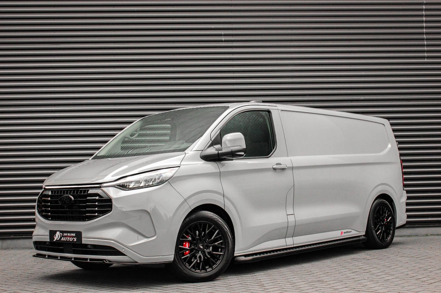 Ford E-Transit Cust. - 340 L2H1 Limited 65 kWh 218PK / JB-EDIITON / CAMERA / 328KM RANGE / APPLE CARPLAY /DRIVERS - AutoWereld.nl