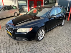 Volvo V70 - 2.4 D5 185PK Summum Volledig lederen bekleding/Xenon/Trekhaak