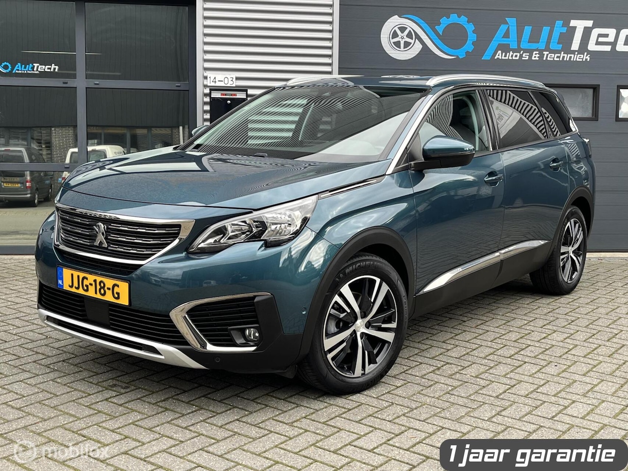 Peugeot 5008 - 1.2 PureTech Allure Panorama Afn-Trekhaak - AutoWereld.nl
