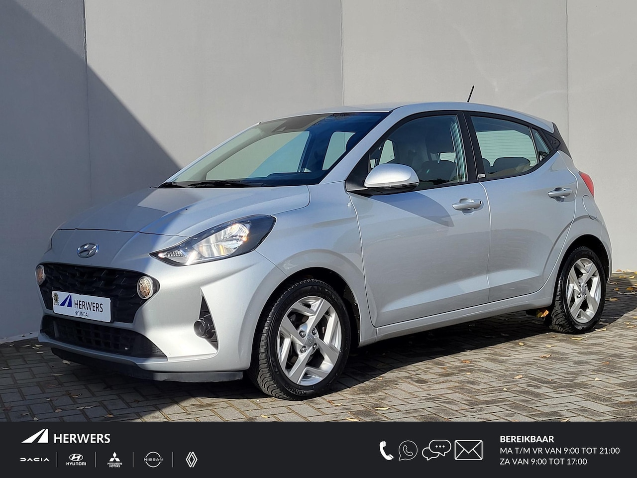 Hyundai i10 - 1.0 Automaat / Dealer onderhouden / Airco / Verwarmde voorstoelen / Verwarmd stuurwiel / A - AutoWereld.nl