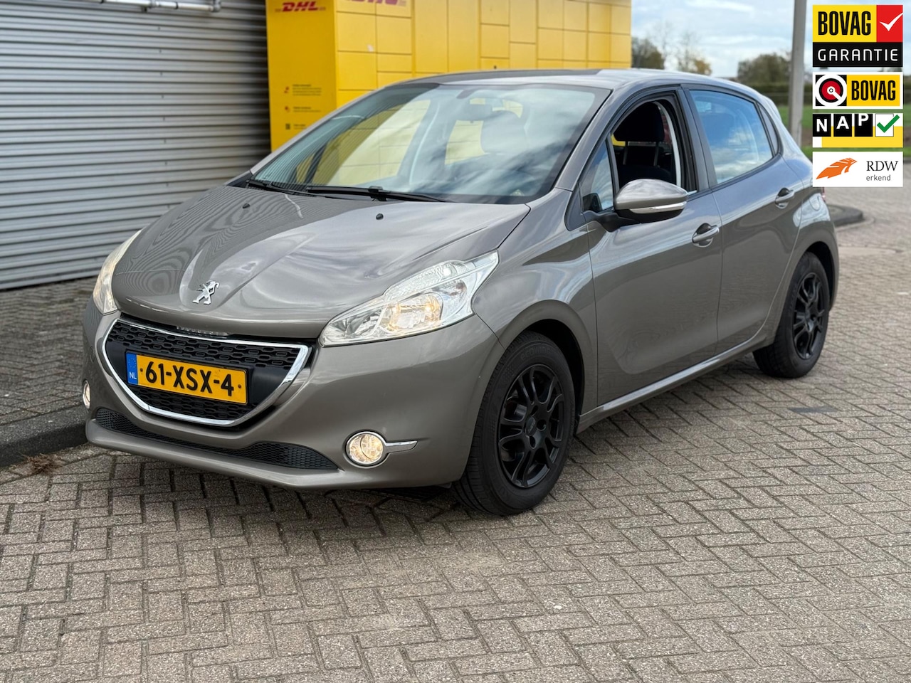 Peugeot 208 - 1.2 VTI 5Drs ECC Airco Navi Pdc Dealer onderhouden - AutoWereld.nl