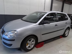 Volkswagen Polo - 1.2-12VTrendline/AIRCO/nieuw Apk/rijklaar