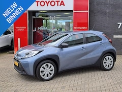 Toyota Aygo X - Play APPLE & ANDROID PARKEERCAMERA HOGE INSTAP