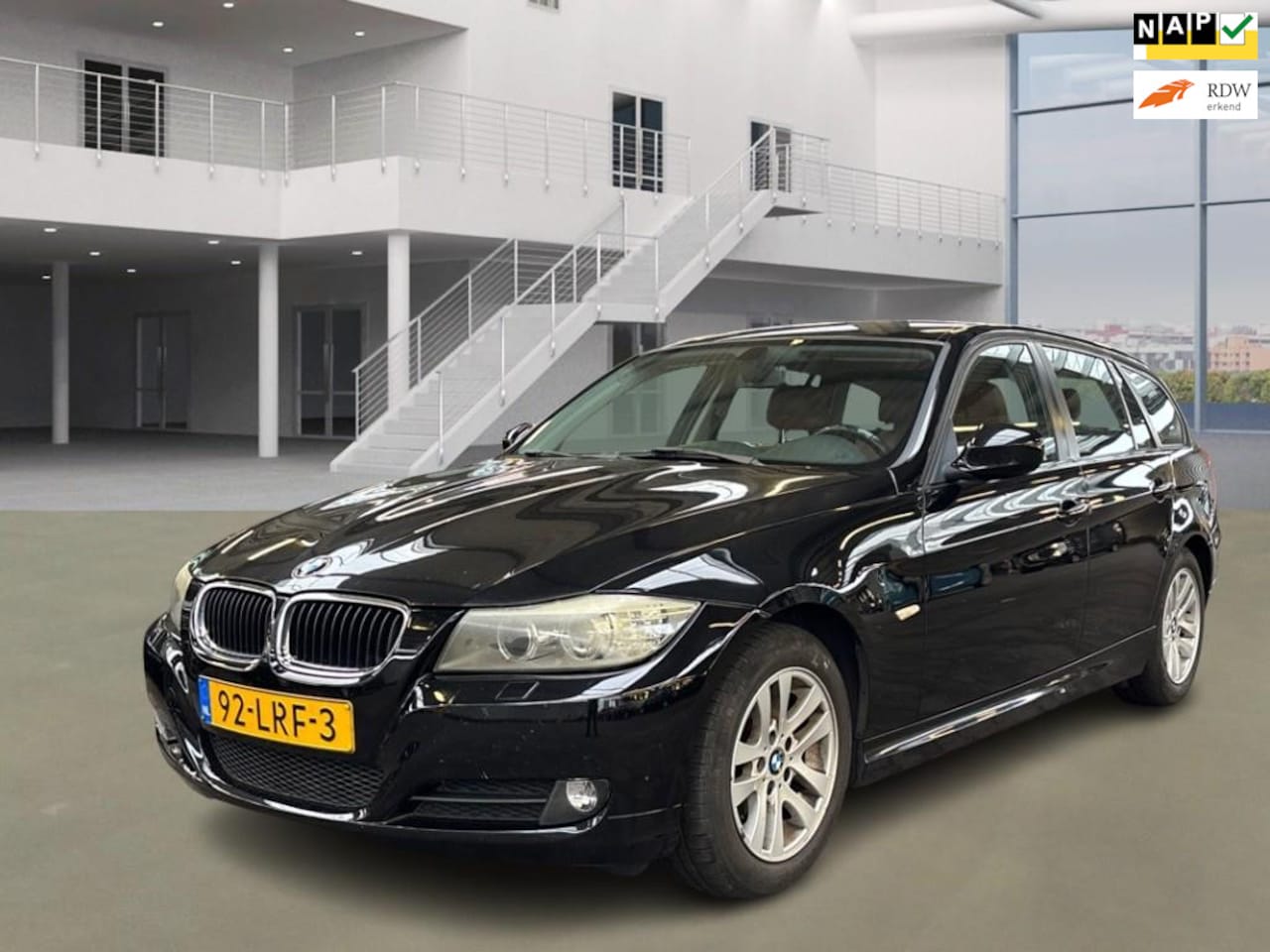 BMW 3-serie Touring - 318i Business Line|xenon|6bwk|navi|psensor|leder - AutoWereld.nl