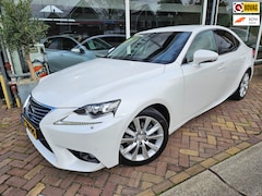 Lexus IS - 300h Luxury Line, prachtig mooie en stoere auto