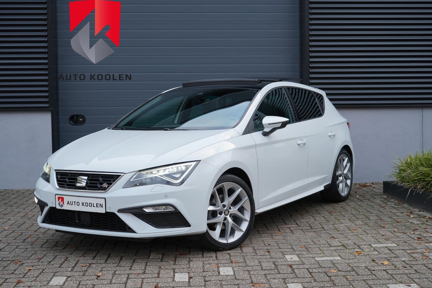SEAT Leon - 1.4 EcoTSI FR ACC/DCC/PANO/Carplay/Led/Beats audio - AutoWereld.nl