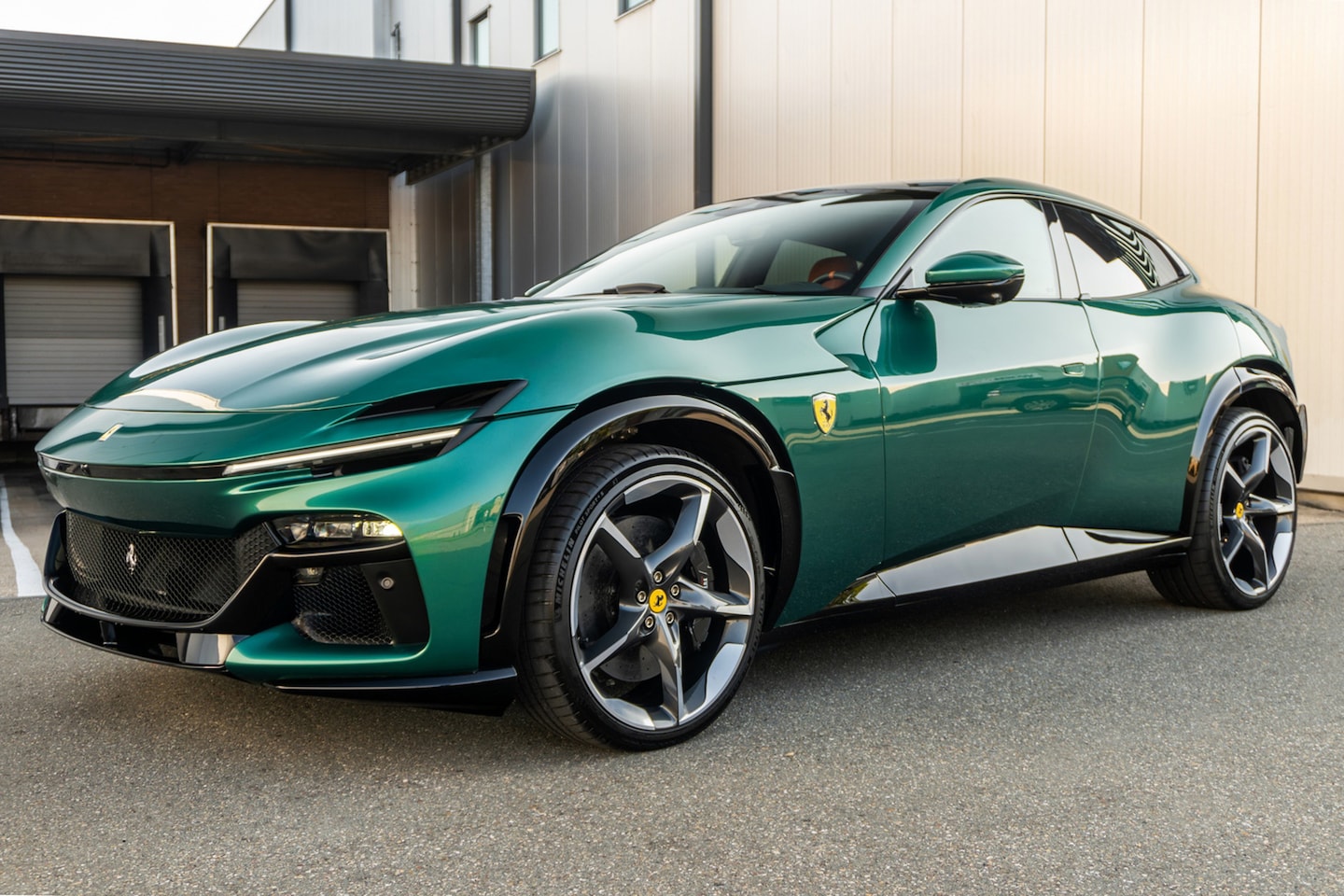 Ferrari Purosangue - - Verde Pino - Panoramic roof - Burmester - Full PPF - AutoWereld.nl