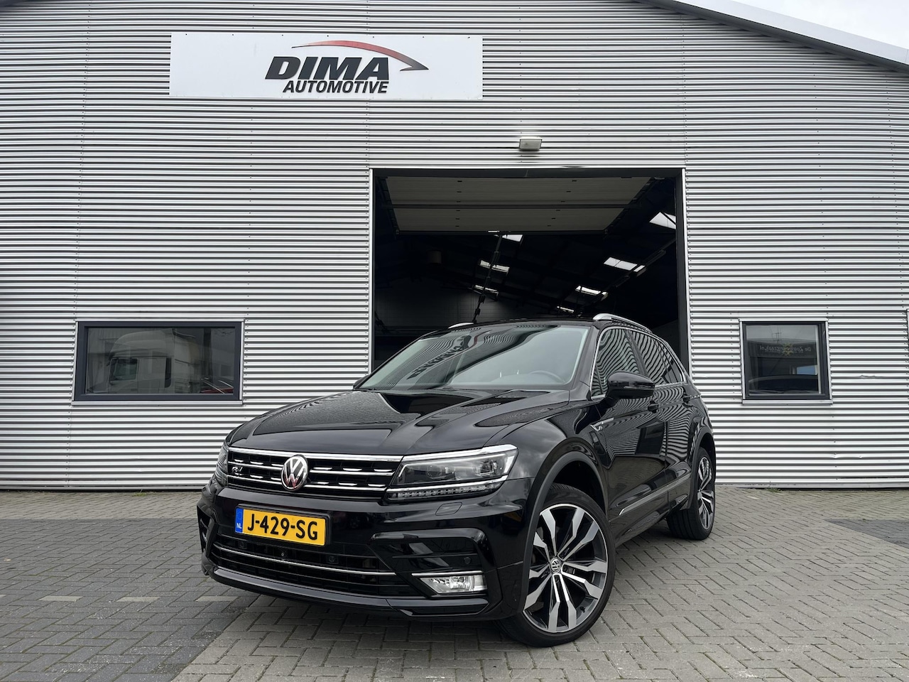 Volkswagen Tiguan - 2.0 TSI 4Motion R-Line - AutoWereld.nl
