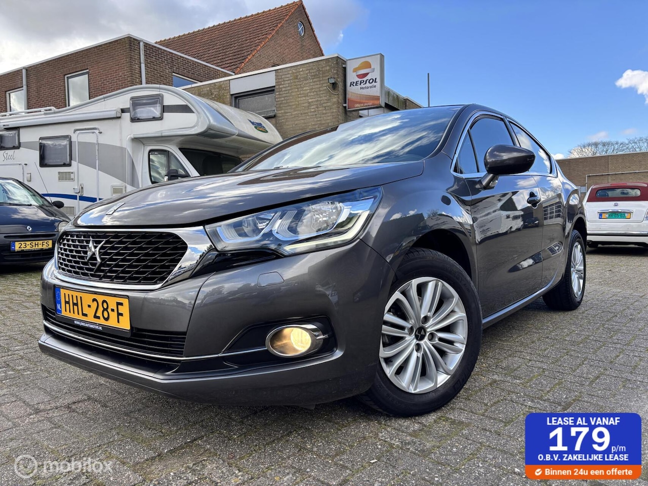 Citroën DS4 - 1.2 Business 37.666 km! Auto ruikt ook nieuw! - AutoWereld.nl