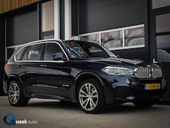 BMW X5 - 40D xDrive M-Sport | HUD | COMFORTZETELS | PANO | LED | CARBONSCHWARZ METTALIC | TREKHAAK