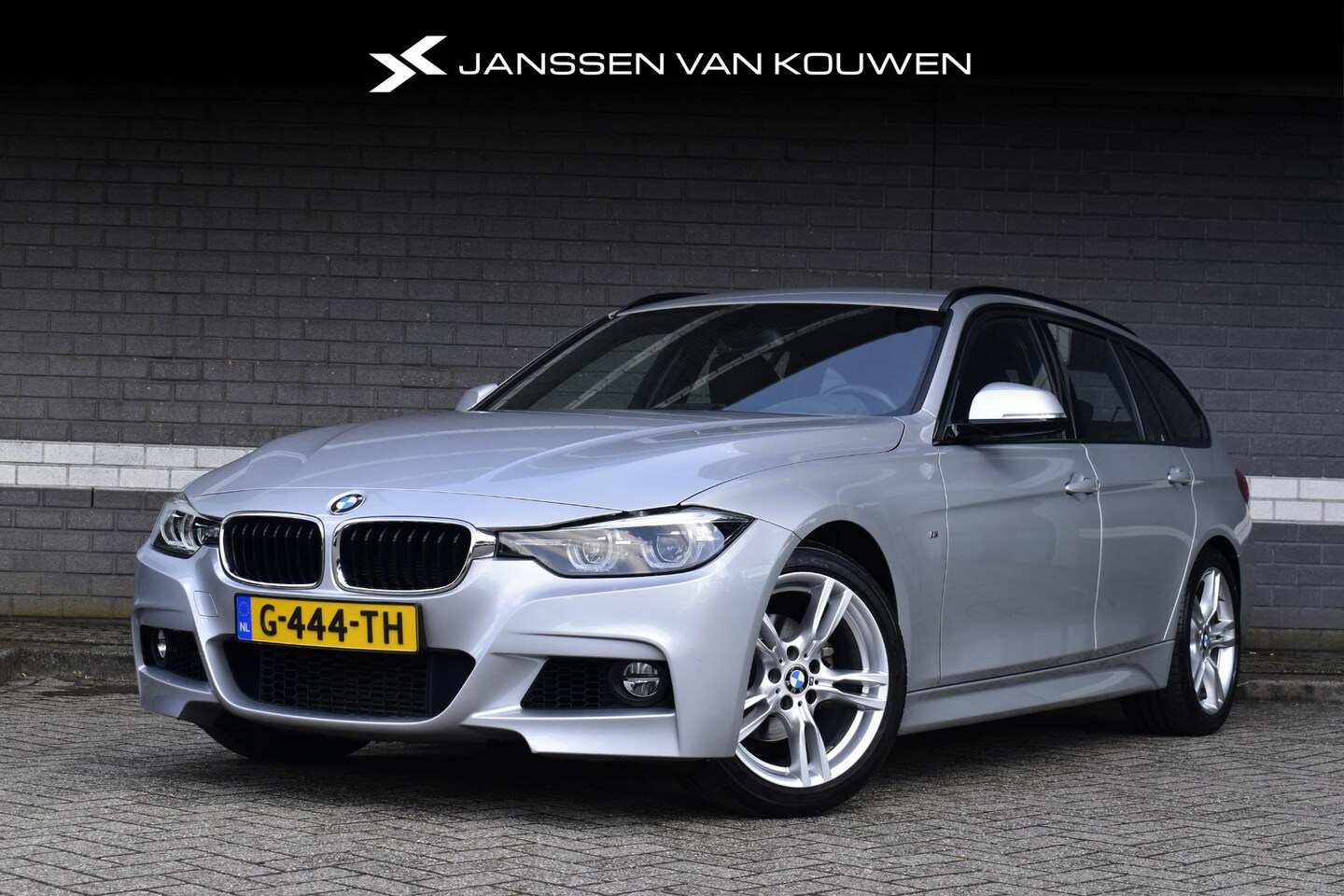 BMW 3-serie Touring - 318i M Sport Corporate Lease / Lederen Sportstoelen / Stoelverwarming / Trekhaak - AutoWereld.nl