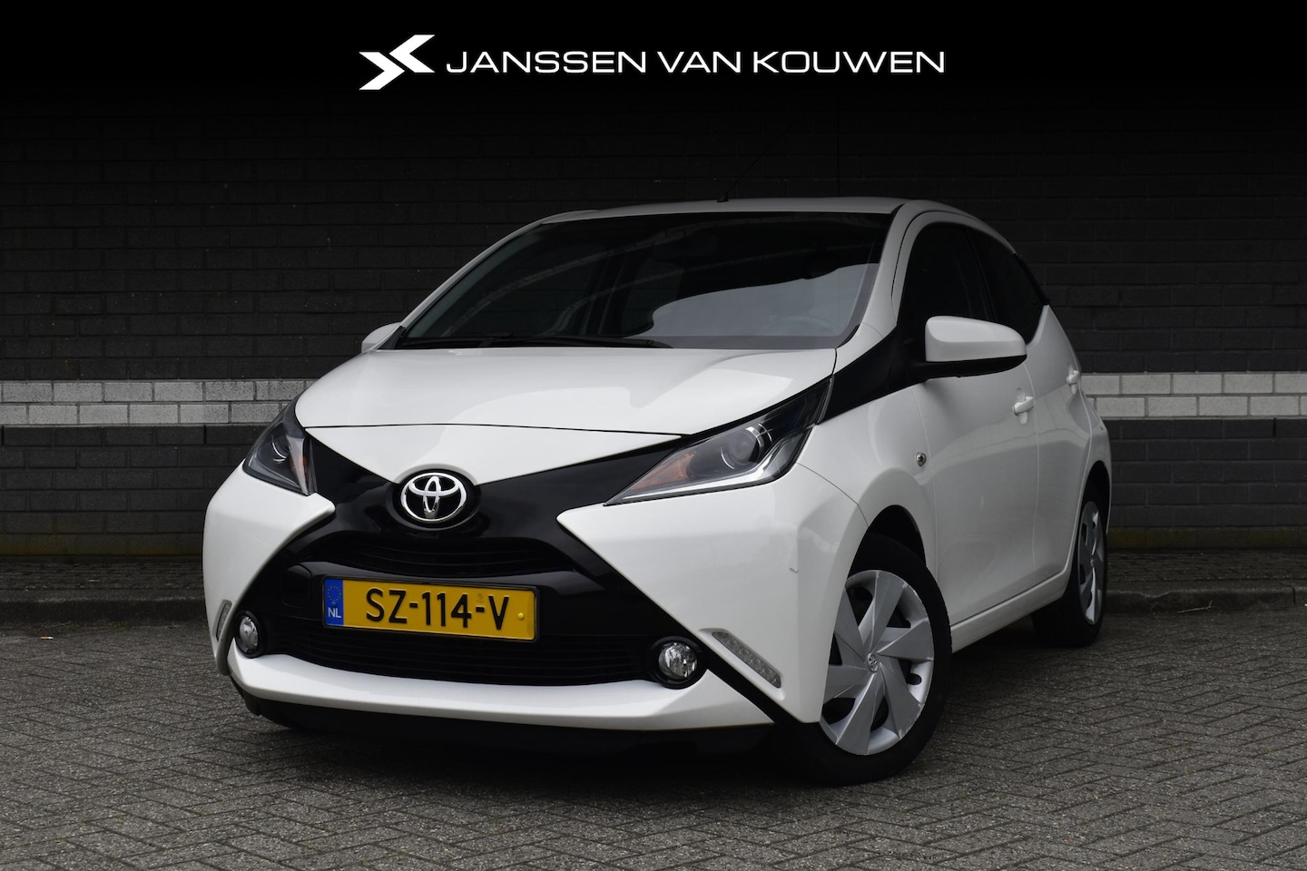 Toyota Aygo - 1.0 VVT-i x-nav / Carplay / Camera / Navi / 1e eigenaar - AutoWereld.nl