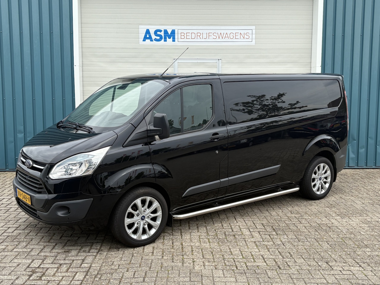 Ford Transit Custom - 290 2.2 126Pk TDCI L2H1 Limited / Cruise / Airco / Trekhaak / Apk t/m 02-06-2026 - AutoWereld.nl