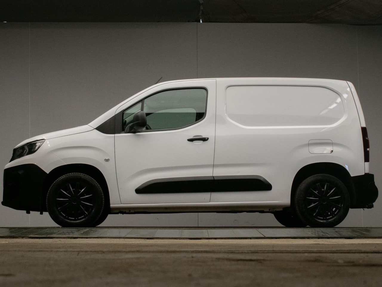 Peugeot Partner - 1.5 BlueHDI Premium Sport (CLIMATE,BLUETOOTH,PDC,SCHUIFDEUR,DAB,LED,SPORTSTOELEN,TREKHAAK, - AutoWereld.nl