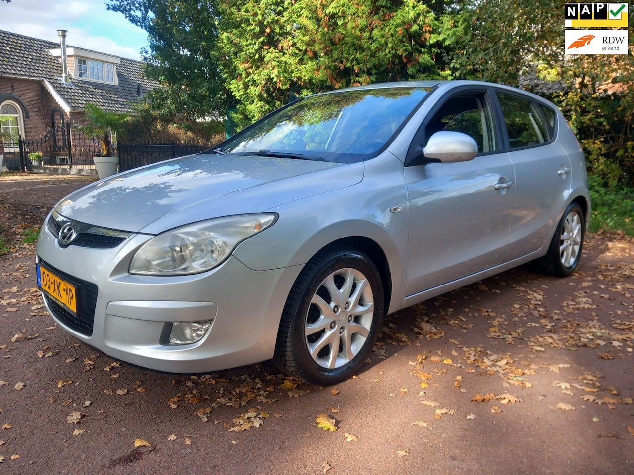 Hyundai i30 - 1.6i Dynamic Luxe / Airco / NAP/ Aux / Apk / - AutoWereld.nl