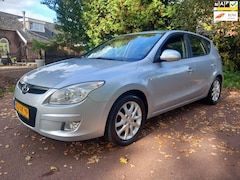 Hyundai i30 - 1.6i Dynamic Luxe / Airco / NAP/ Aux / Apk /