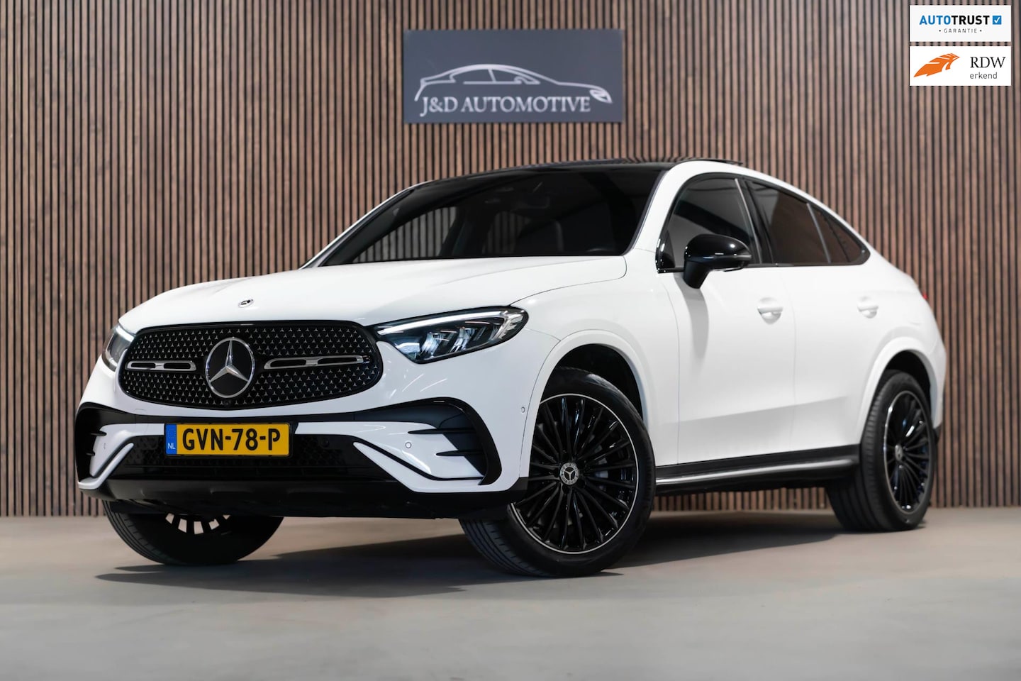 Mercedes-Benz GLC-klasse Coupé - 300e 4MATIC AMG Line LED PANO CAMERA KEYLESS - AutoWereld.nl