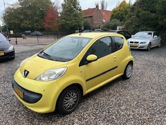 Peugeot 107 - 1.0-12V XR NAVI