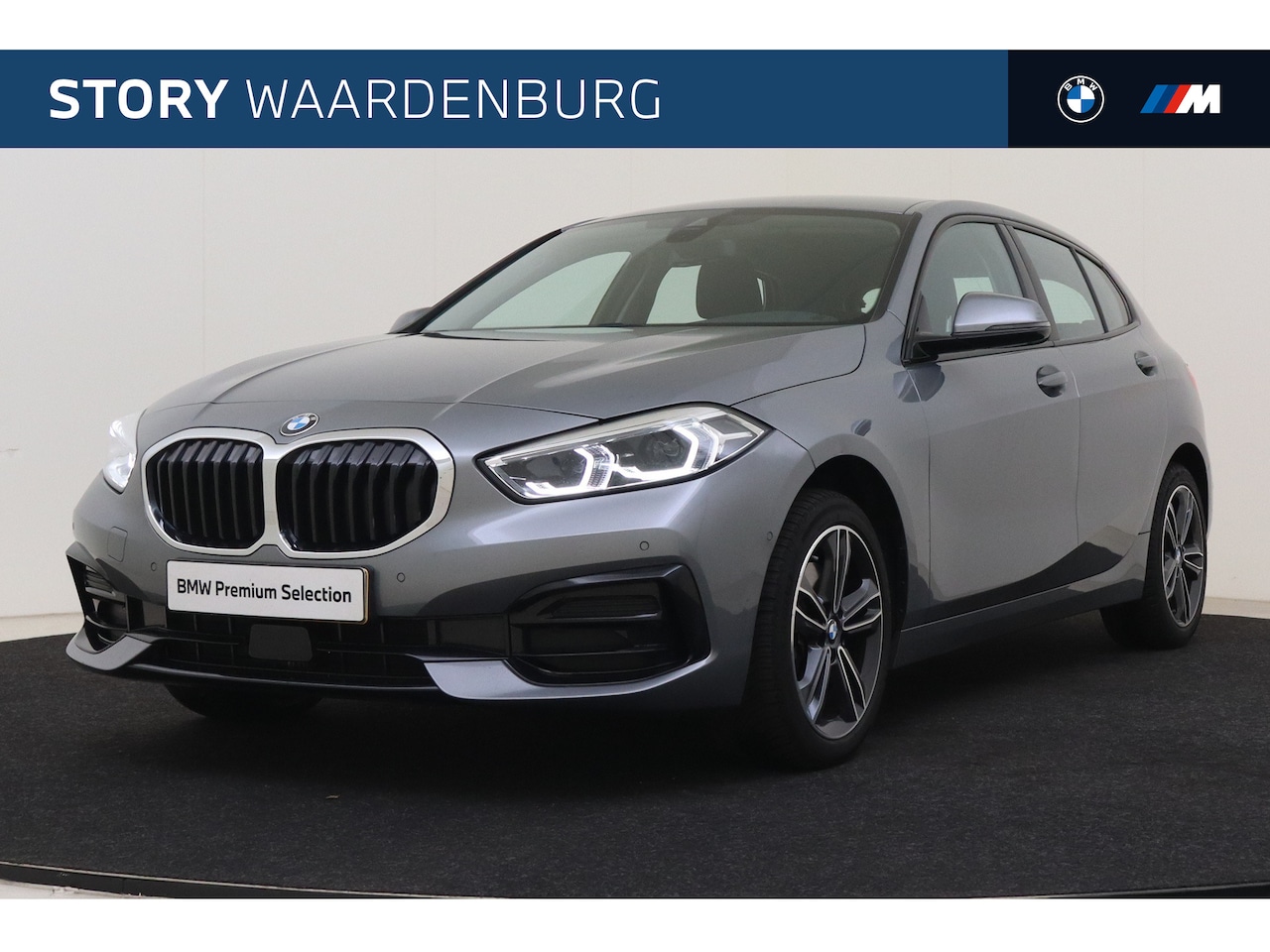 BMW 1-serie - 118i Sport Line Automaat / Sportstoelen / Achteruitrijcamera / LED / Cruise Control / Live - AutoWereld.nl